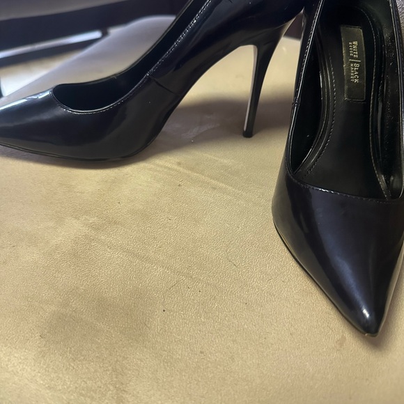 Elegant Navy Women's Heels - Picture 2 of 3